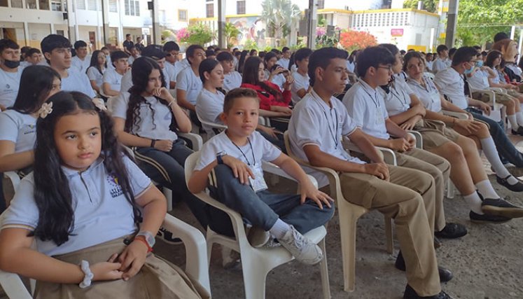 Estudiantes promueven la paz desde las aulas de clases./Foto: Paola Ríos - La Opinión