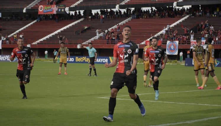 El cucuteño Jhon Byron Suasa abrió el camino del triunfo y de la ilusión de la clasificación. 