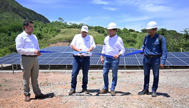 El sistema fotovoltaico de 186 kilovatios instalados fue inaugurado el pasado sábado en la mina Bellavista. / Fotos Jorge Iván Gutiérrez /La Opinión