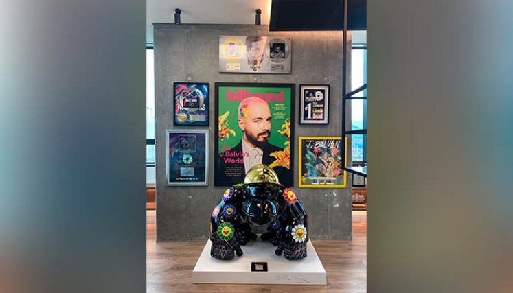 J Balvin exhibe sus premios en su propio museo