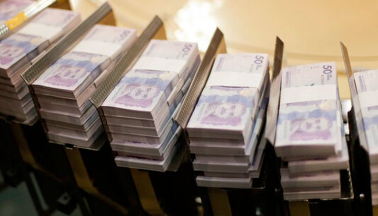 La regla para establecer el aumento salarial para los funcionarios corresponde al incremento del Índice de Precios al Consumidor (IPC), más el porcentaje acordado entre el Gobierno y las organizaciones sindicales.