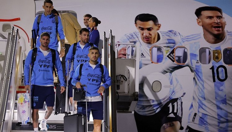 la selección de Argentina ya aterrizó en suelo catarí para afrontar su nueva cita mundialista