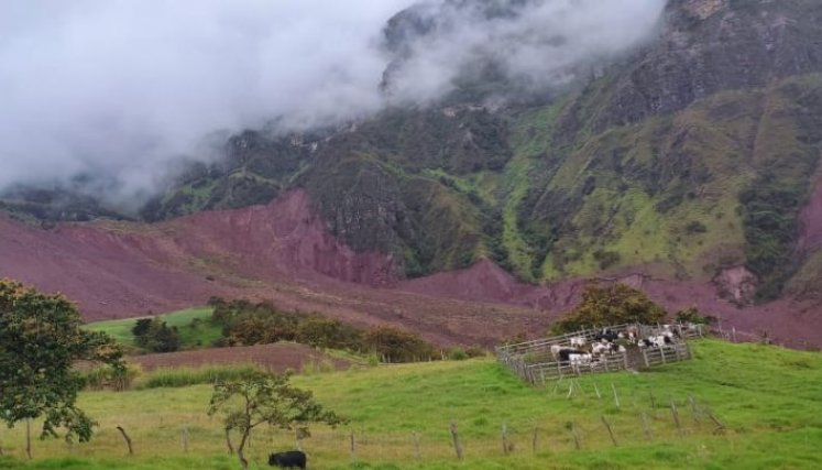 Remoción en masa en Villa Caro no termina