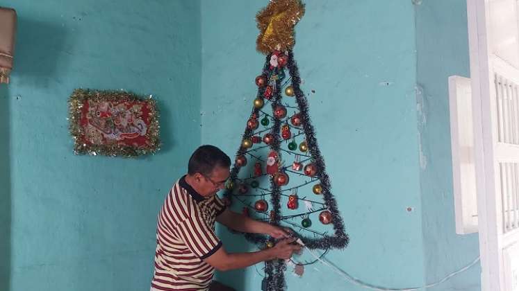 Una campaña para evitar el uso del musgo en las decoraciones navideñas adelantan las autoridades ambientales en Ocaña. / Foto: Cortesía / La Opinión