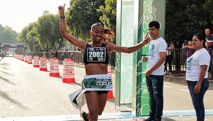 Stefany López, ganadora de los 10k femenino. MMC 2022.