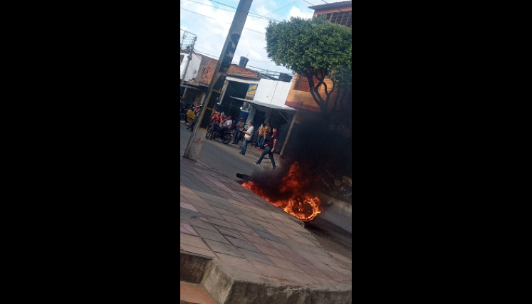 Moto quemada.