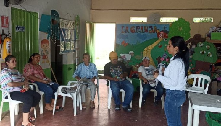 Sesión del comité de control social de Agua Clara./Foto cortesía