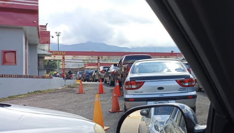 Alarma por escasez de combustible y gas doméstico en Táchira./Foto: cortesía