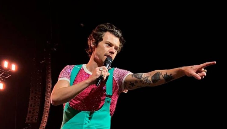 Harry Styles detuvo el concierto por desmayos en Bogotá