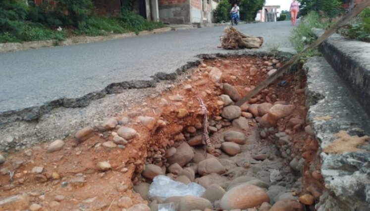 Aspecto que presenta la avenida 7 del barrio Carlos Ramírez París./Foto cortesía