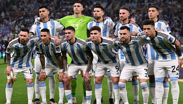  Tras más de tres décadas, la selección Argentina de la mano de Lionel Messi reconquistó la Copa del Mundo.