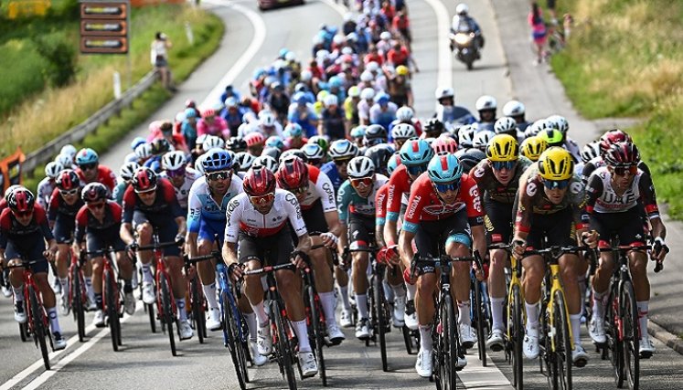 El Tour de Francia es la carrera ciclística más importante por etapas en el mundo.