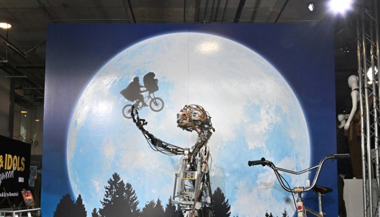 E.T