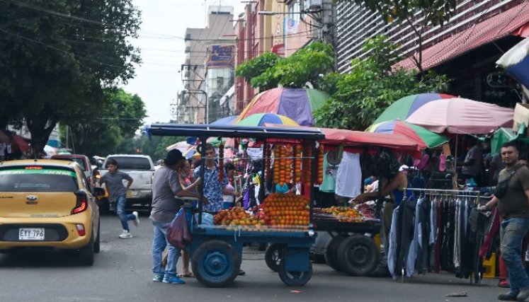 Los controles se realizan desde la avenida 3 hasta la avenida 8 y desde la calle 12 hasta la calle 6.  / Foto: Jorge Gutiérrez / La Opinión 