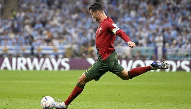 Cristiano Ronaldo de 37 años. que ha sido criticado por la prensa portuguesa espera reivindicarse frente a Suiza.