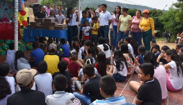 La comunidad infantil del asentamiento humano Las Cumbres fue la beneficiada. / Foto: Cortesía / La Opinión 