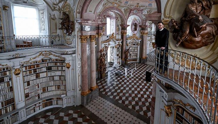 Biblioteca de Abadía austríaca causa furor en las redes sociales