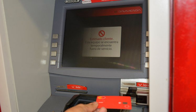 Fallas en los cajeros electrónicos de algunos bancos, en Cúcuta, generan inconformismo en los usuarios./ Foto La Opinión