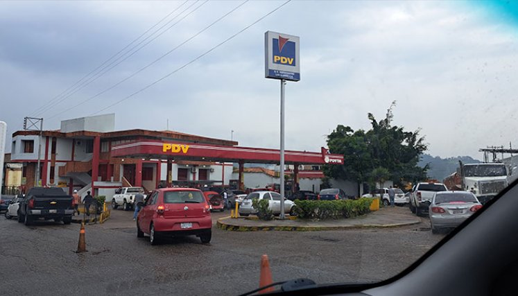 Son pocas las estaciones de servicio que son habilitadas en Táchira para el despacho de gasolina./ Foto Anggy Polanco-La Opinión