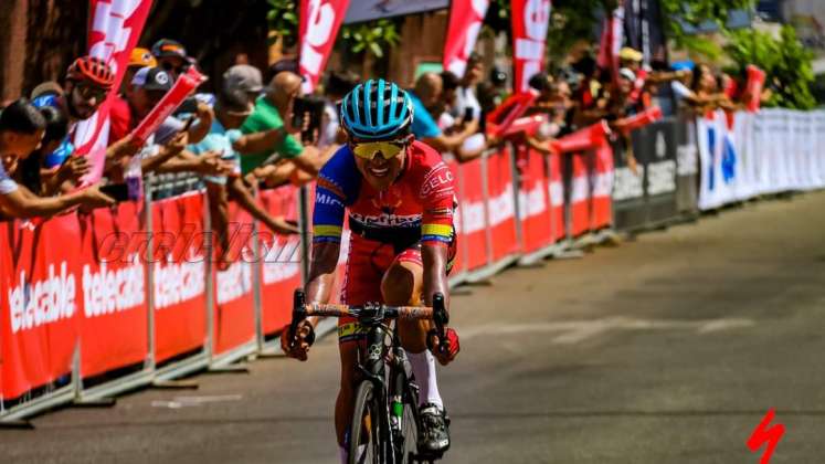 Alcides Espinel, ciclista nortesantandereano 