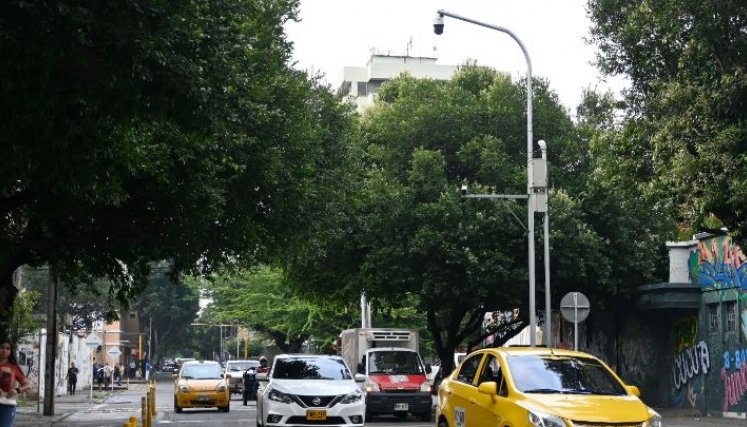 Fotomulta de la calle 11 captura a los vehículos mal parqueados