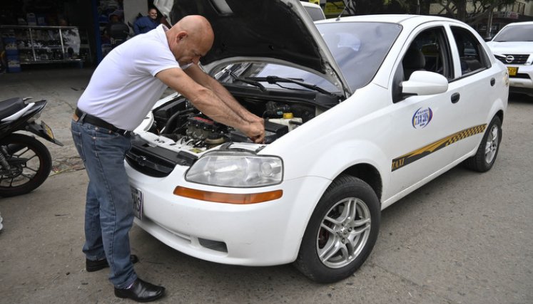 Arreglo de carros venezolanos