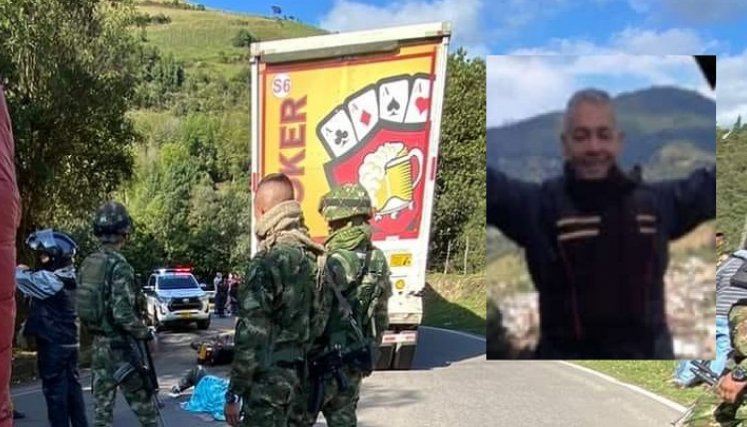 La moto en el que iban Héctor González y su esposa chocó contra un camión de una empresa de cervezas.