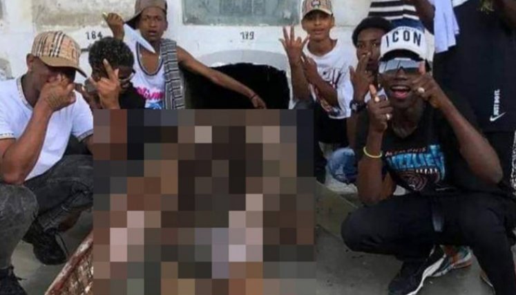 ¡Escalofriante! Jóvenes sacaron cadáver de un cementerio de Cali para tomarse fotos