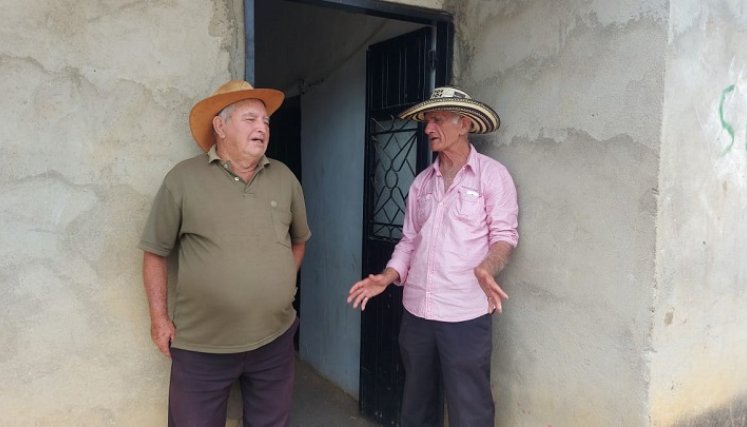 Beneficiarios del programa de formalización de títulos de los barrios La Inmaculada y Kennedy piden la entrega de escrituras públicas.