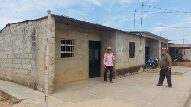 Beneficiarios del programa de formalización de títulos de los barrios La Inmaculada y Kennedy piden la entrega de escrituras públicas.