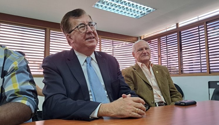 César Pérez Vivas denunció poco acceso a medios de comunicación por arremetida del oficialismo.