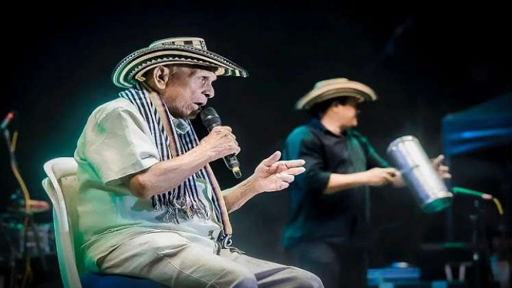 Tras la muerte del juglar Adolfo Pacheco Anillo en Ocaña recuerdan el anhelo de compartir con los ancestros las tradiciones de la vieja guardia.