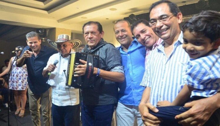 Tras la muerte del juglar Adolfo Pacheco Anillo en Ocaña recuerdan el anhelo de compartir con los ancestros las tradiciones de la vieja guardia.