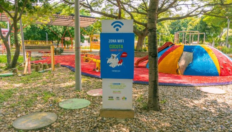 Buscan formar y empoderar a toda la comunidad en el uso y aprovechamiento de las TIC y disminuir las brechas digitales. / Foto: Cortesía / La Opinión 