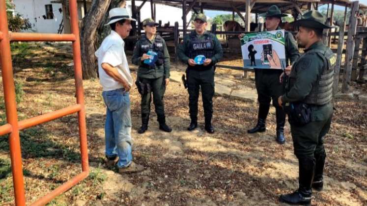 Policía de Cúcuta adelanta actividades de prevención con ganaderos