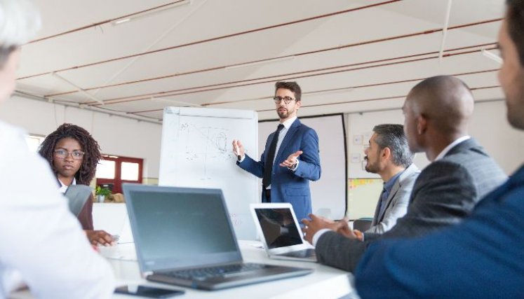  avanza la recuperación de los puestos de trabajo presencial en Colombia