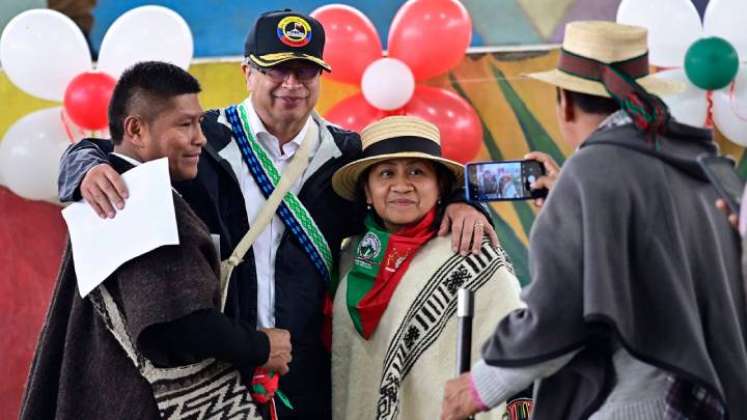 Desde el resguardo indígena de Pueblo Nuevo, en Caldono, Cauca, Gustavo Petro propuso que las redes comunitarias de internet o comunidades de conectividad se expandan. / Foto: Presidencia