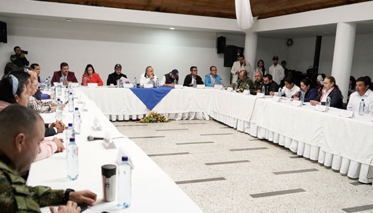 El ministro Guillermo Reyes se disculpó por su actitud en el encuentro anterior, cuando dijo que no quitaría los peajes. Fotos Cortesía
