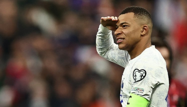 Kylian Mbappé marcó un doblete en la victoria de su selección ante Países Bajos.