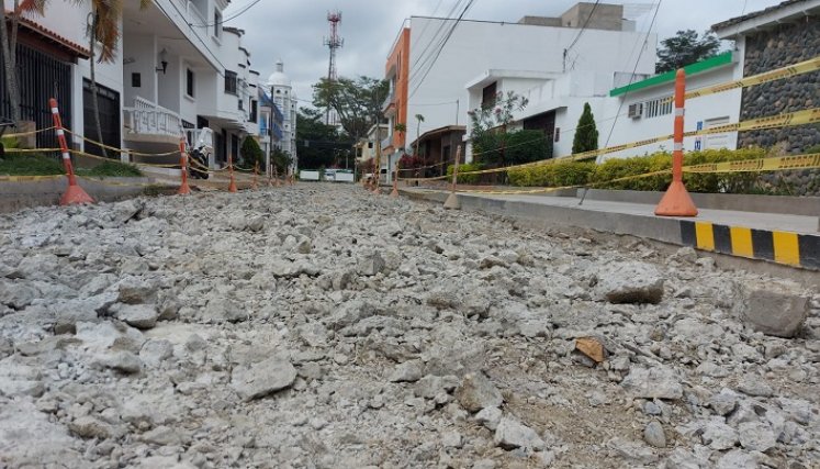 Comunidad señala que llevan más de 30 años esperando la pavimentación de la vía.  / Foto: Javier Sarabia/ La Opinión 