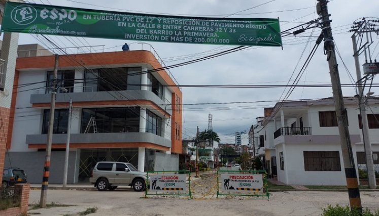 Comunidad señala que llevan más de 30 años esperando la pavimentación de la vía.  / Foto: Javier Sarabia/ La Opinión 