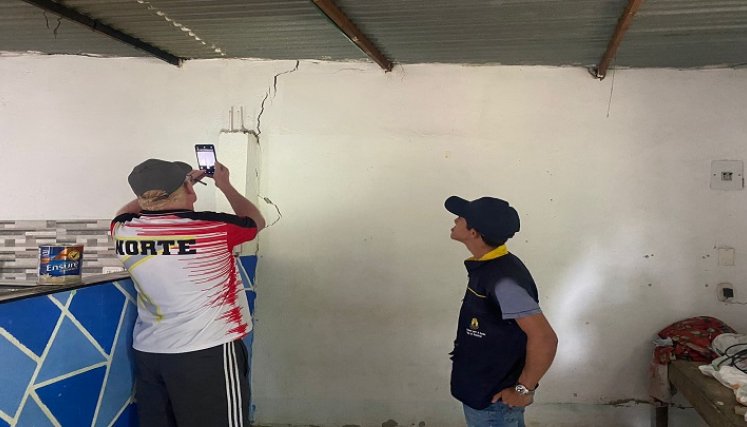 Damnificados explican que no cuentan con recursos para construir en otros sitios más seguros.  / Foto: Cortesía / La Opinión