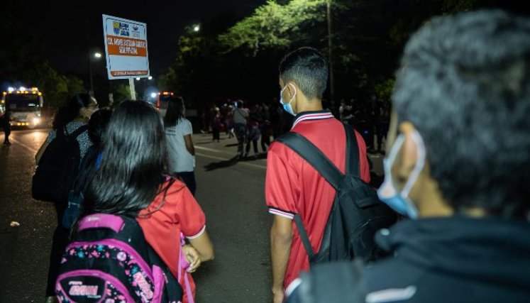 Un total de 2.385 estudiantes de Ureña se benefician con el servicio de transporte escolar para ir a colegios en Cúcuta./ Foto: Cortesía / La Opinión 