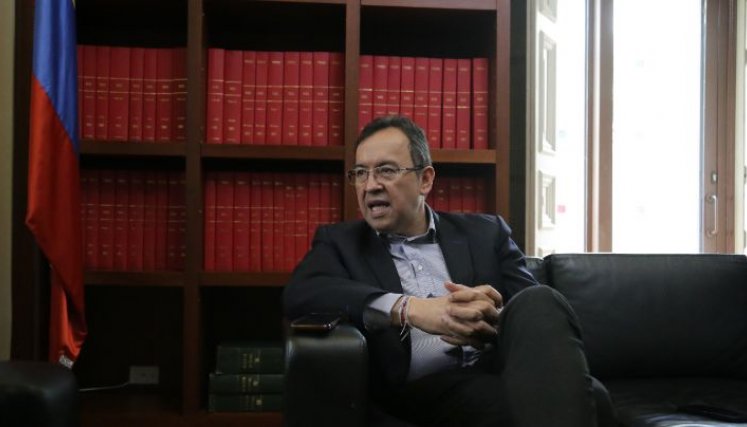 Alfonso Prada, ministro del Interior, ha tenido que sortear la crisis desatada por la reforma a la salud./Foto Colprensa