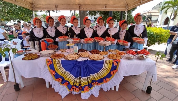 En Ocaña se rinde homenaje al pétalo de una flor utilizada para elaborar los 7 potajes.