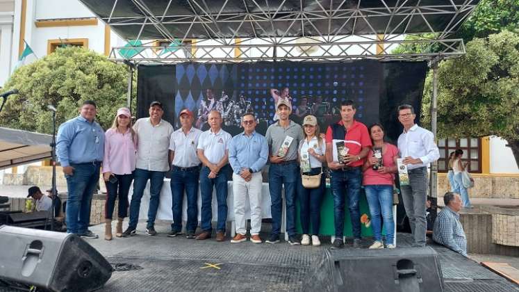 La Unidad de Restitución de Tierras brinda su apoyo a aquellas familias que lo perdieron todo. /Foto: Cortesía.