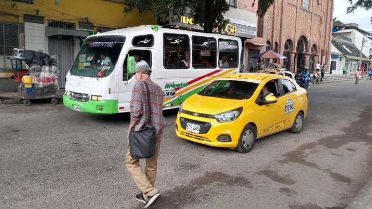 Conductores y usuarios aseguran que ya es hora de que Cúcuta modernice su sistema de transporte como en otras ciudades capitales./ Fotos La Opinión 