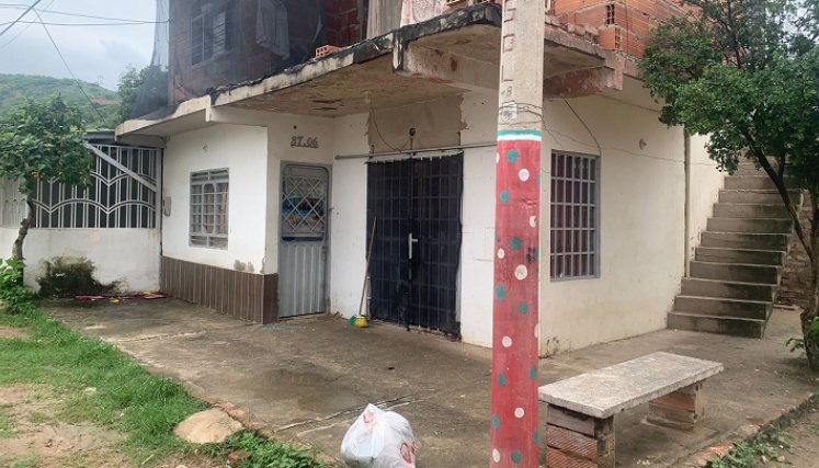 El pistolero arribó en una moto Bera Socialista hasta esta vivienda de Santa Rosa de Lima para cometer el hecho.