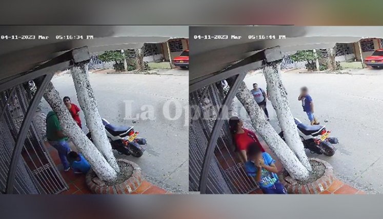 En una cámara de seguridad quedó grabado cuando el hombre golpea al niño en la cara.
