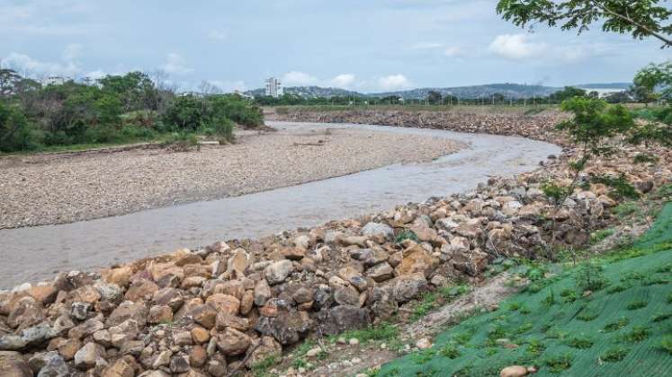 Corponor instaló enrocados en puntos críticos del río Pamplonita/Foto cortesía/La Opinión